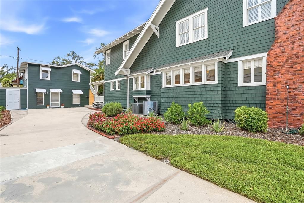 For Sale: $2,749,000 (4 beds, 4 baths, 4270 Square Feet)