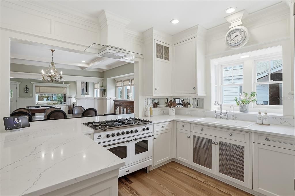 For Sale: $2,749,000 (4 beds, 4 baths, 4270 Square Feet)