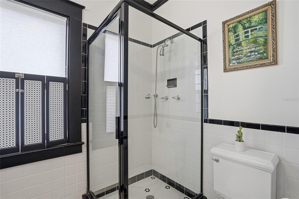 For Sale: $2,749,000 (4 beds, 4 baths, 4270 Square Feet)