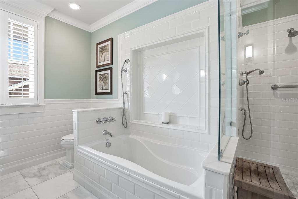 For Sale: $2,749,000 (4 beds, 4 baths, 4270 Square Feet)