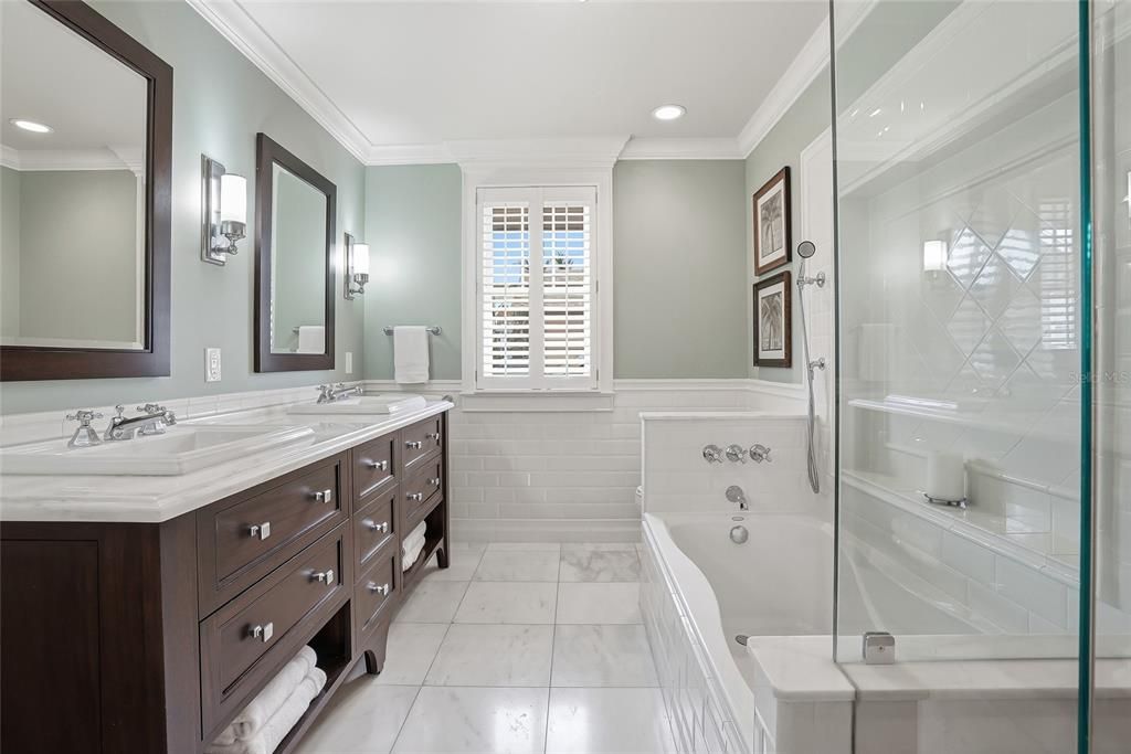 For Sale: $2,749,000 (4 beds, 4 baths, 4270 Square Feet)