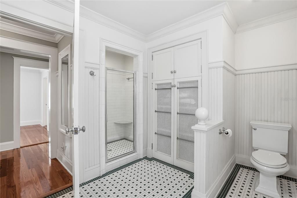 For Sale: $2,749,000 (4 beds, 4 baths, 4270 Square Feet)