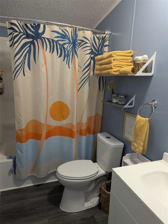 For Sale: $215,000 (3 beds, 0 baths, 960 Square Feet)