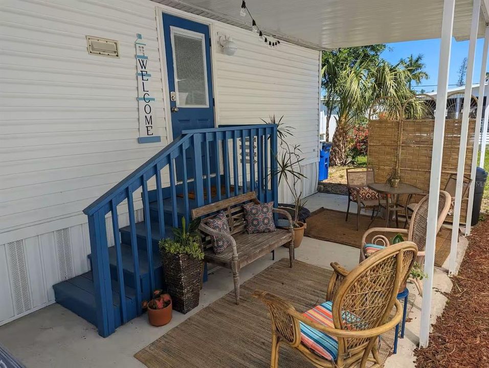 For Sale: $215,000 (3 beds, 0 baths, 960 Square Feet)