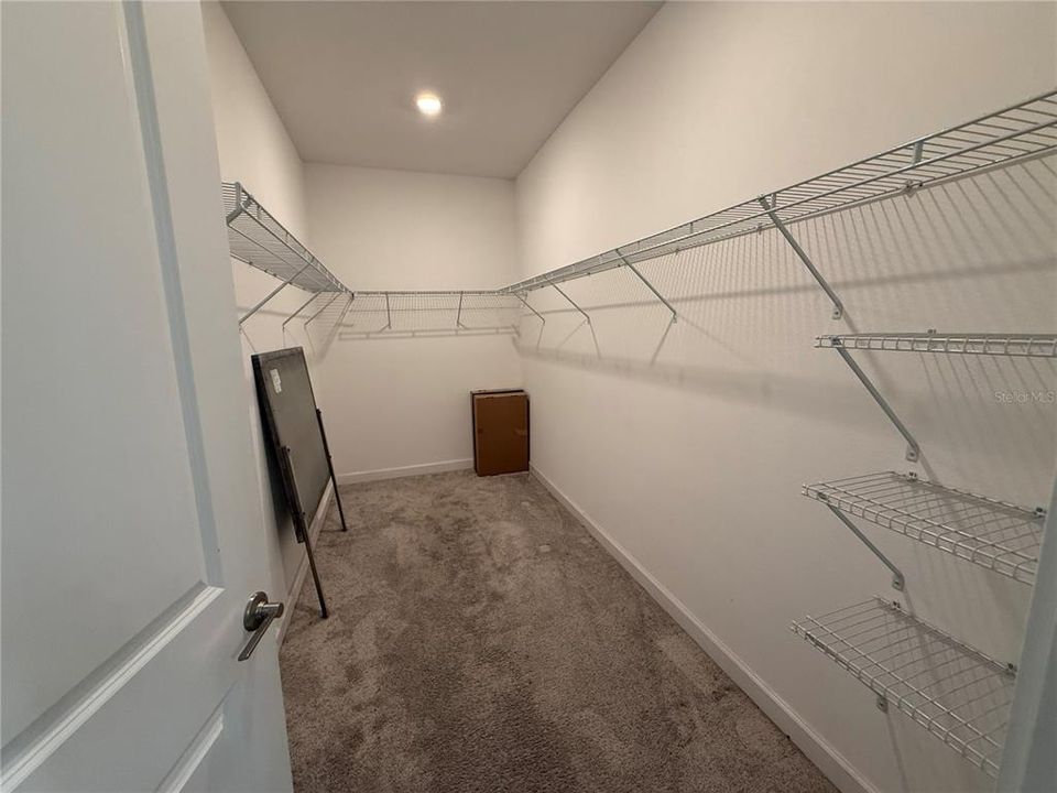 En Venta: $399,000 (4 camas, 3 baños, 2061 Pies cuadrados)