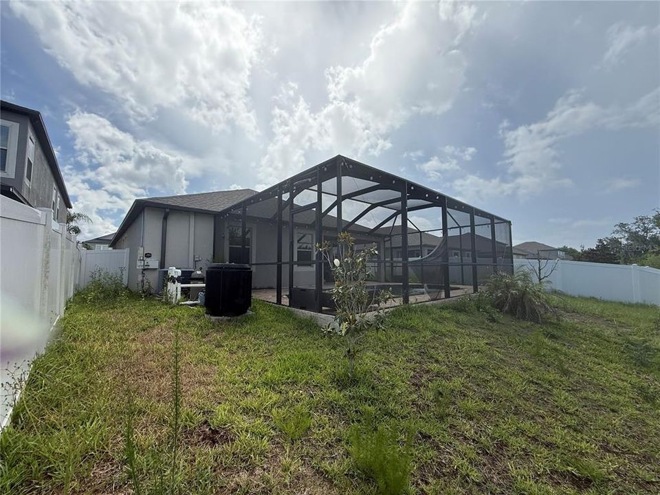 En Venta: $399,000 (4 camas, 3 baños, 2061 Pies cuadrados)