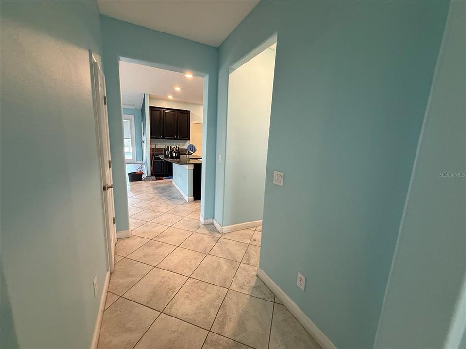 En Venta: $399,000 (4 camas, 3 baños, 2061 Pies cuadrados)