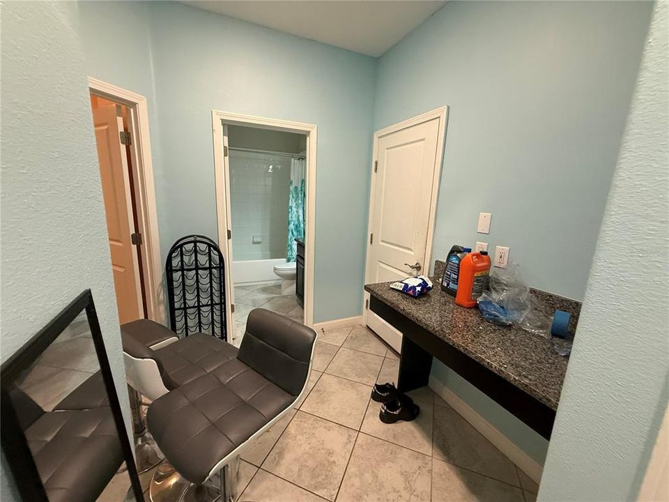En Venta: $399,000 (4 camas, 3 baños, 2061 Pies cuadrados)