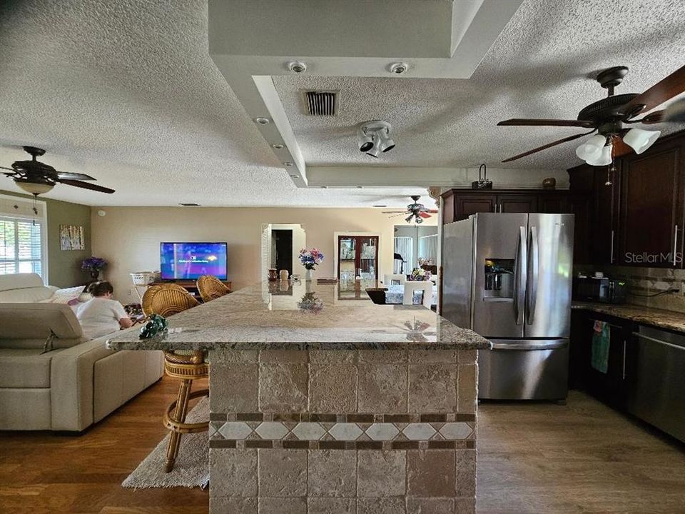 For Sale: $299,000 (2 beds, 2 baths, 1545 Square Feet)