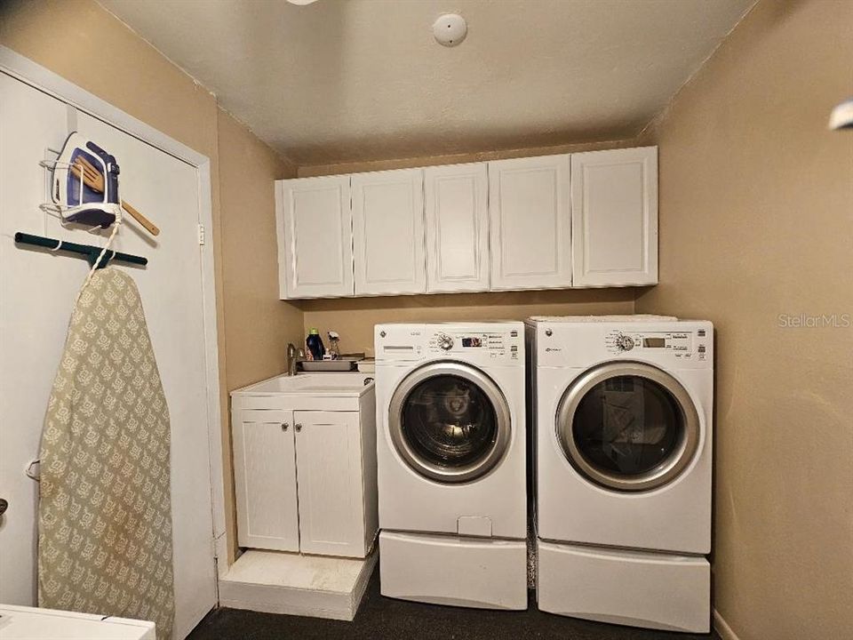 For Sale: $299,000 (2 beds, 2 baths, 1545 Square Feet)