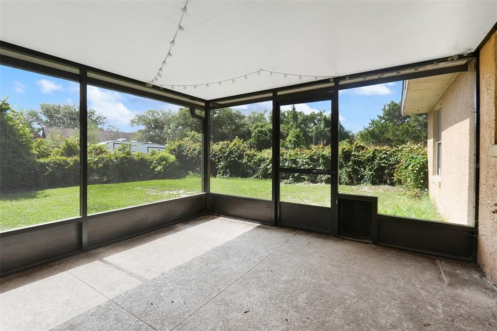 For Sale: $284,500 (3 beds, 2 baths, 1260 Square Feet)