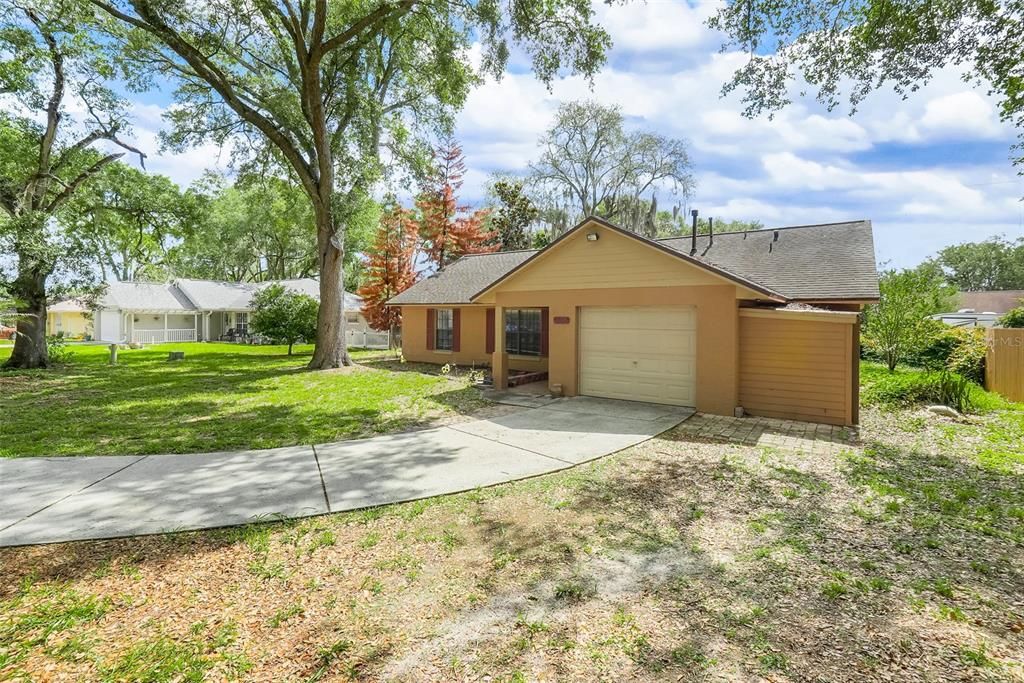 For Sale: $284,500 (3 beds, 2 baths, 1260 Square Feet)