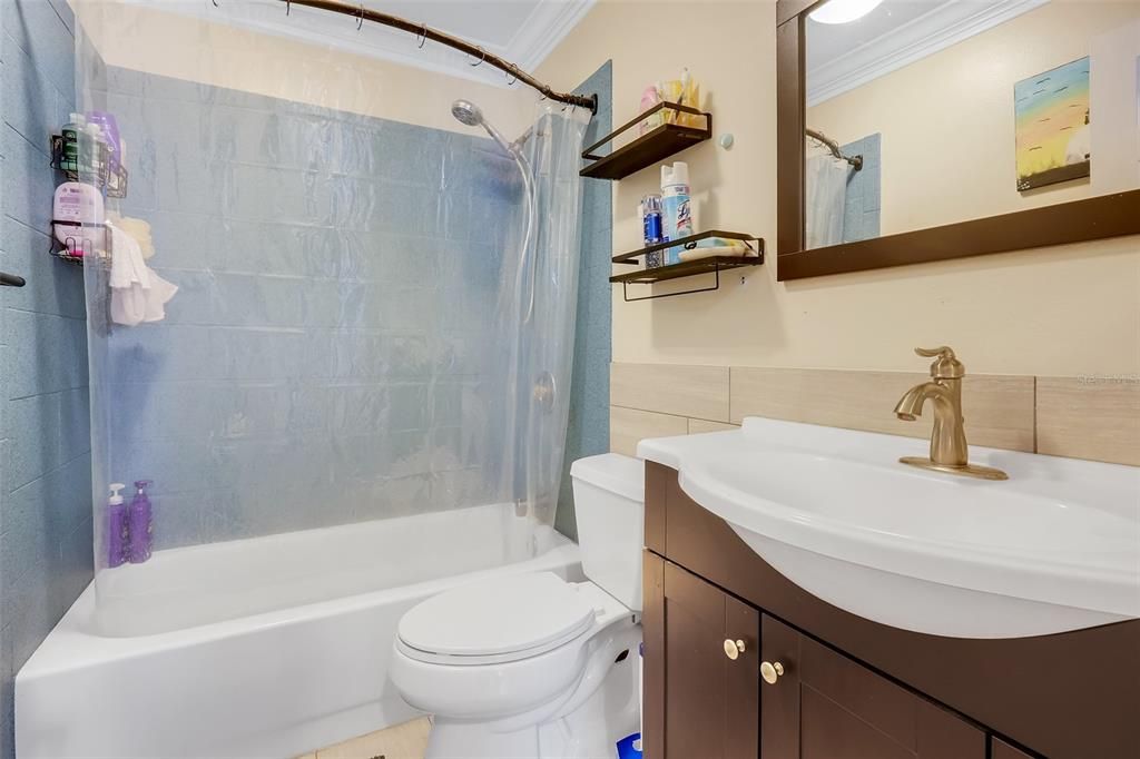 For Sale: $284,500 (3 beds, 2 baths, 1260 Square Feet)