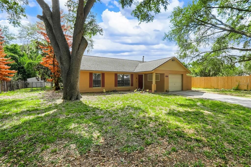 For Sale: $284,500 (3 beds, 2 baths, 1260 Square Feet)