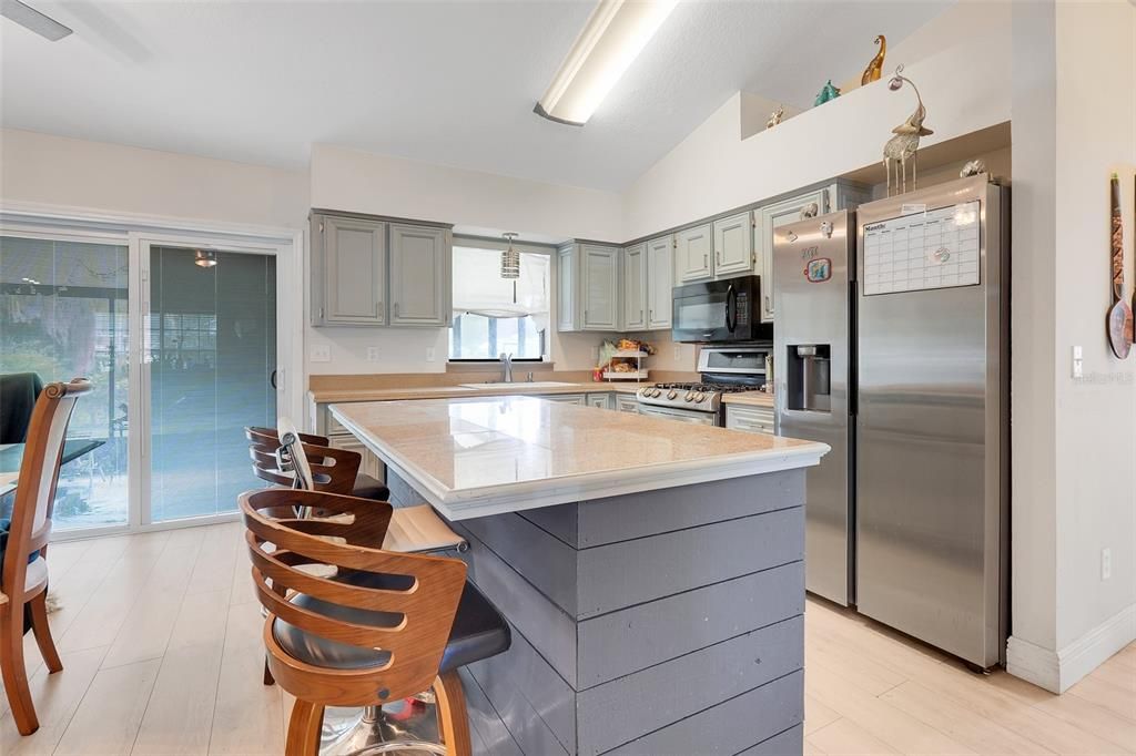 For Sale: $284,500 (3 beds, 2 baths, 1260 Square Feet)