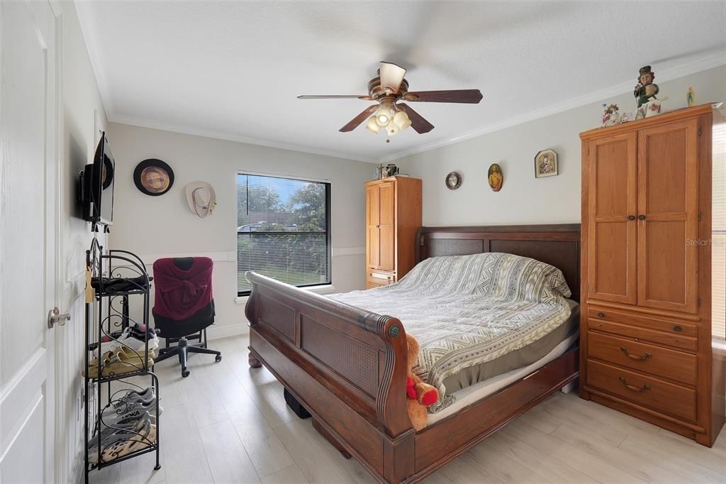 For Sale: $284,500 (3 beds, 2 baths, 1260 Square Feet)