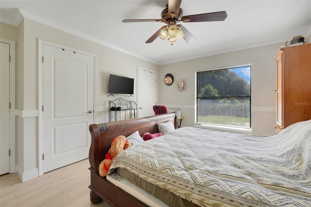 For Sale: $284,500 (3 beds, 2 baths, 1260 Square Feet)