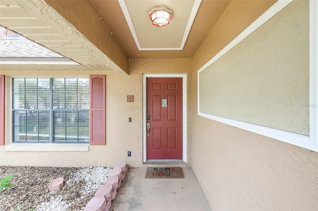 For Sale: $284,500 (3 beds, 2 baths, 1260 Square Feet)