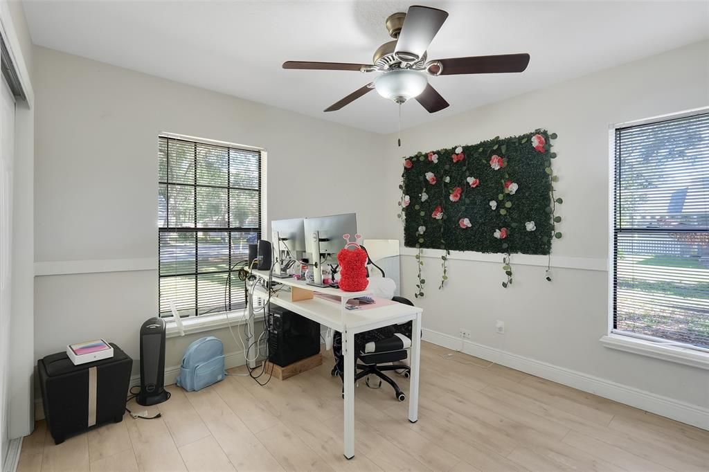 For Sale: $284,500 (3 beds, 2 baths, 1260 Square Feet)