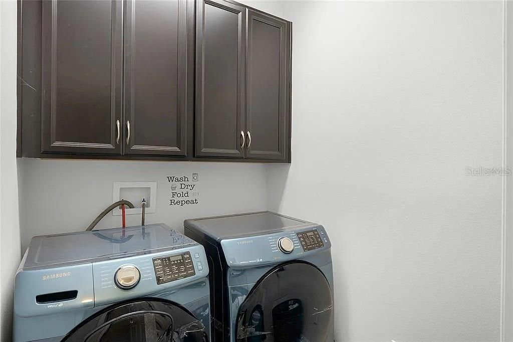 For Sale: $429,000 (3 beds, 2 baths, 2039 Square Feet)