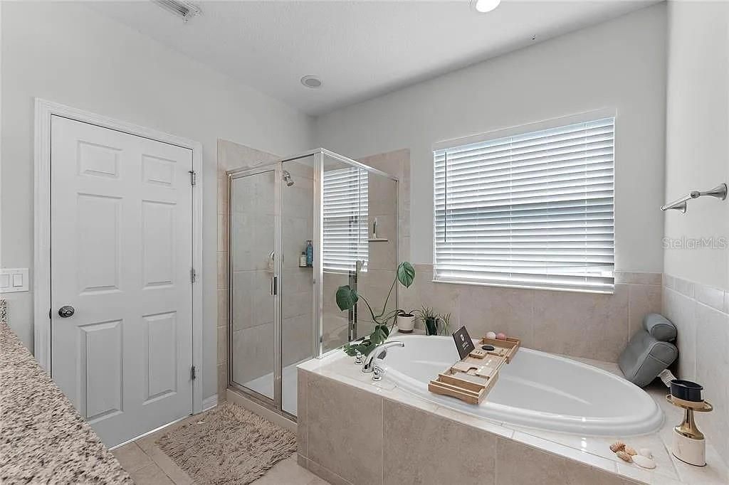 For Sale: $429,000 (3 beds, 2 baths, 2039 Square Feet)