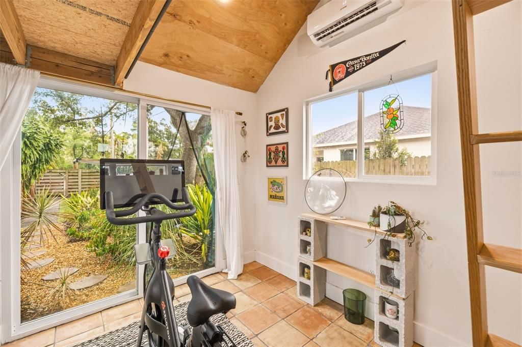 For Sale: $500,000 (3 beds, 2 baths, 1372 Square Feet)