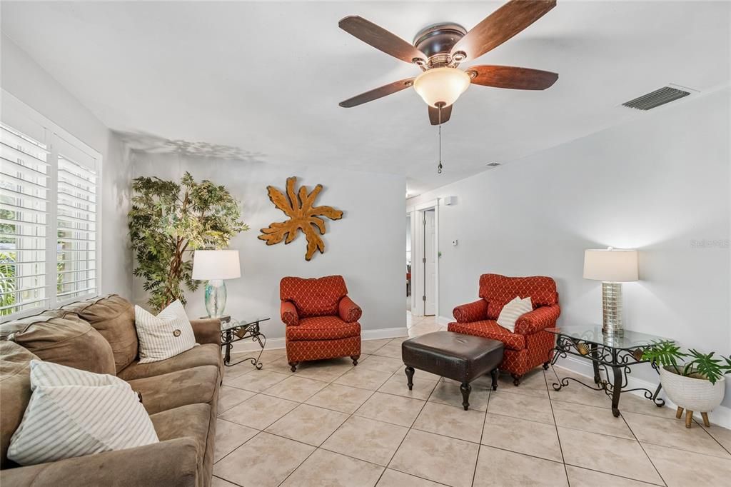 Active With Contract: $479,900 (3 beds, 2 baths, 1392 Square Feet)