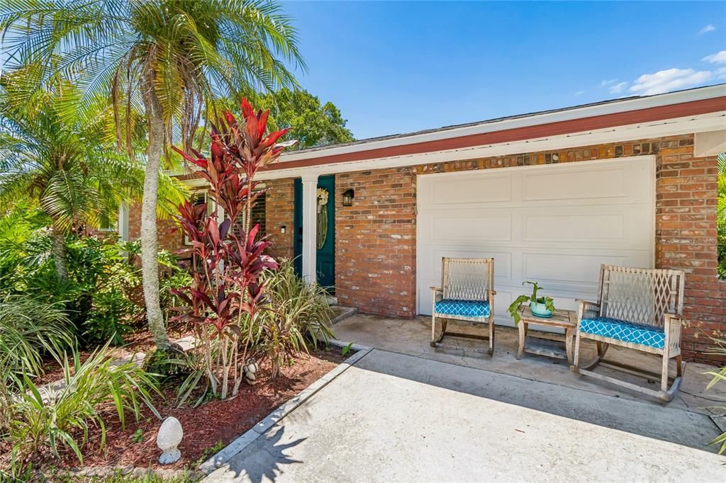 Active With Contract: $479,900 (3 beds, 2 baths, 1392 Square Feet)