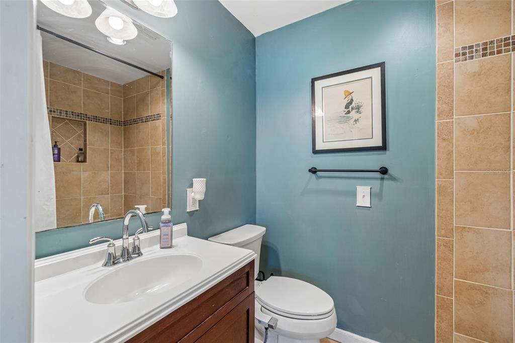 Active With Contract: $479,900 (3 beds, 2 baths, 1392 Square Feet)