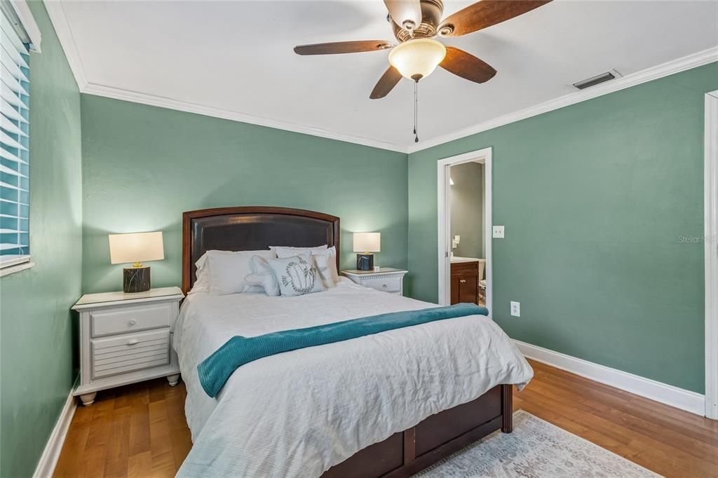 Active With Contract: $479,900 (3 beds, 2 baths, 1392 Square Feet)