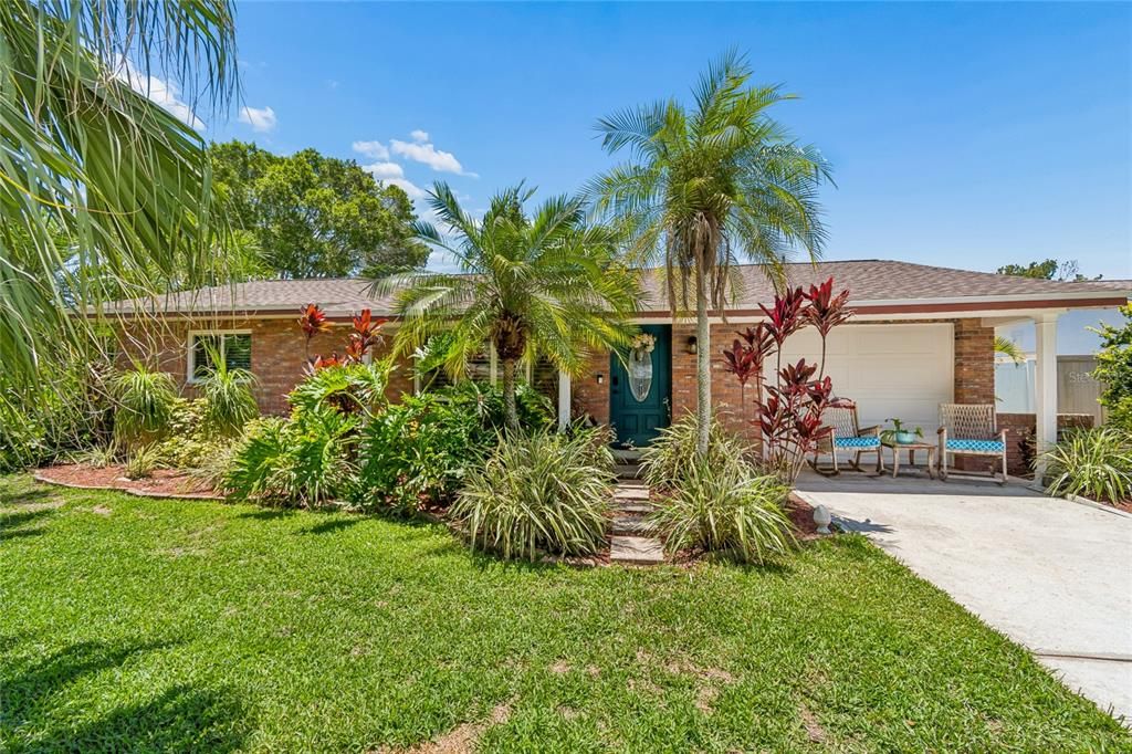 Active With Contract: $479,900 (3 beds, 2 baths, 1392 Square Feet)