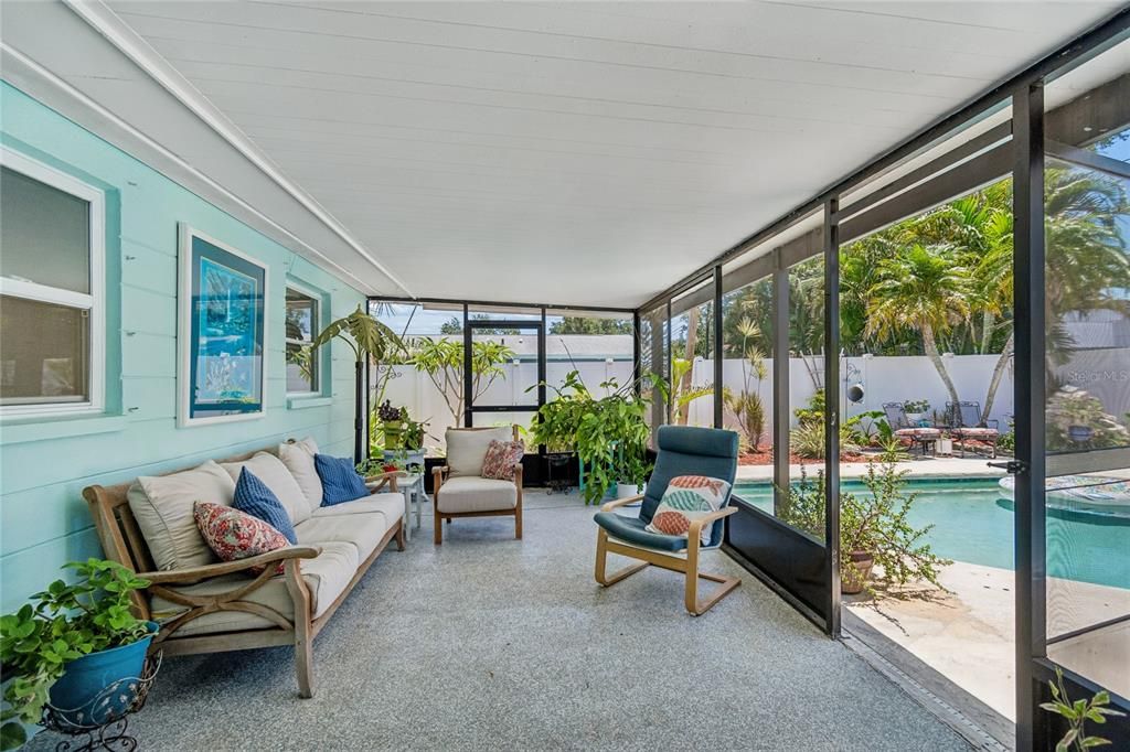 Active With Contract: $479,900 (3 beds, 2 baths, 1392 Square Feet)
