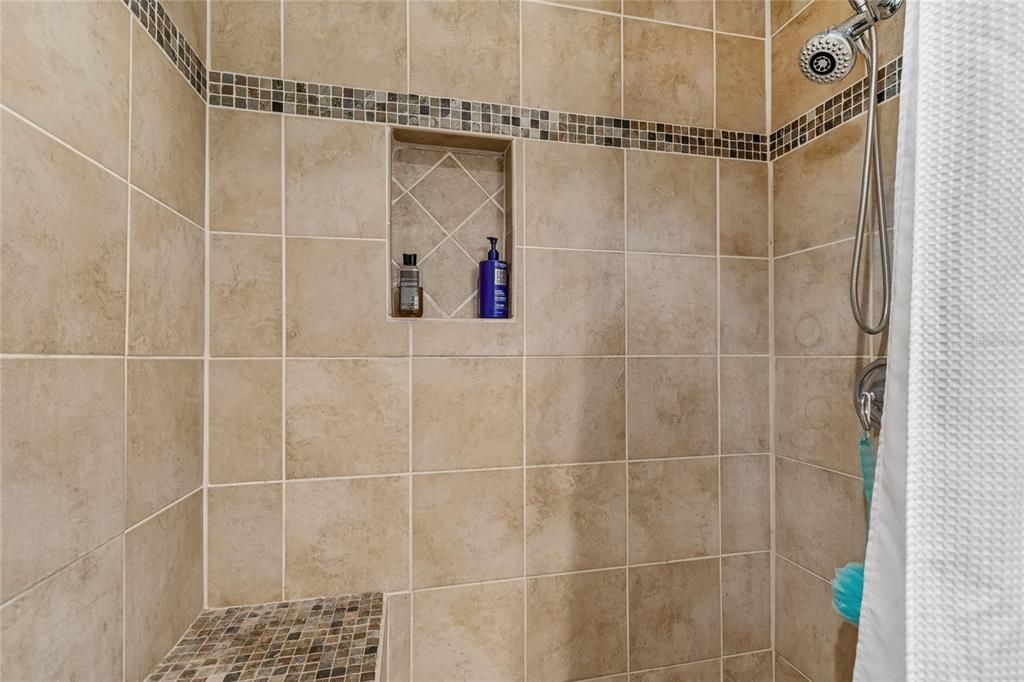 Active With Contract: $479,900 (3 beds, 2 baths, 1392 Square Feet)