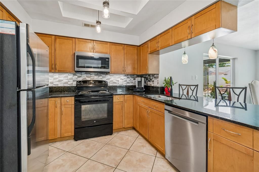 Active With Contract: $479,900 (3 beds, 2 baths, 1392 Square Feet)