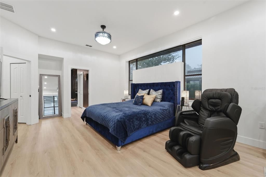 For Sale: $1,200,000 (4 beds, 3 baths, 2711 Square Feet)