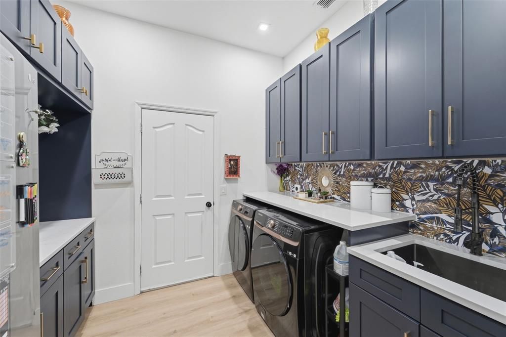 For Sale: $1,200,000 (4 beds, 3 baths, 2711 Square Feet)