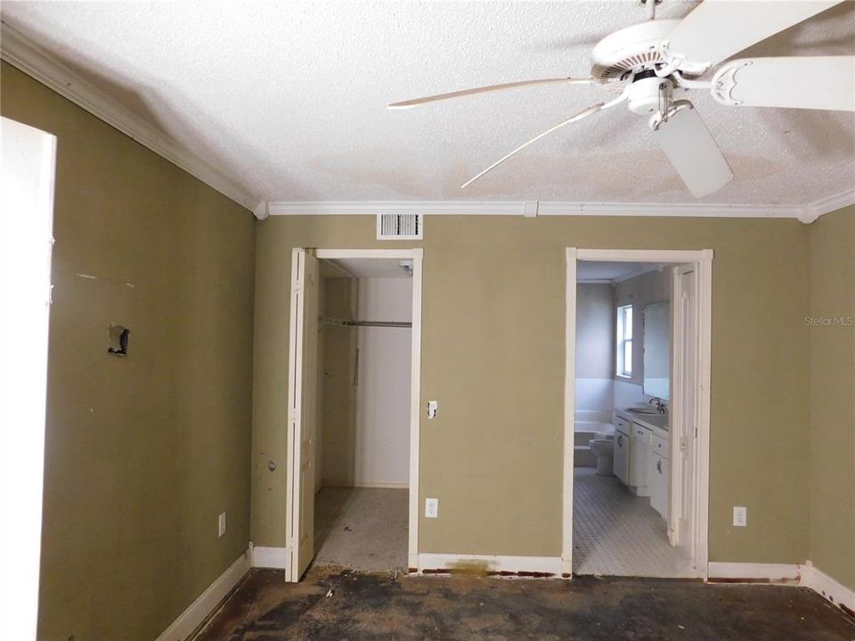 For Sale: $284,900 (3 beds, 2 baths, 1810 Square Feet)