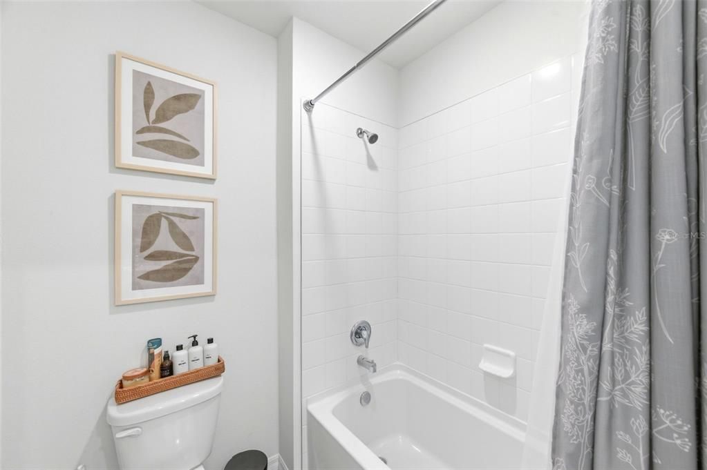 For Sale: $485,000 (5 beds, 3 baths, 2605 Square Feet)