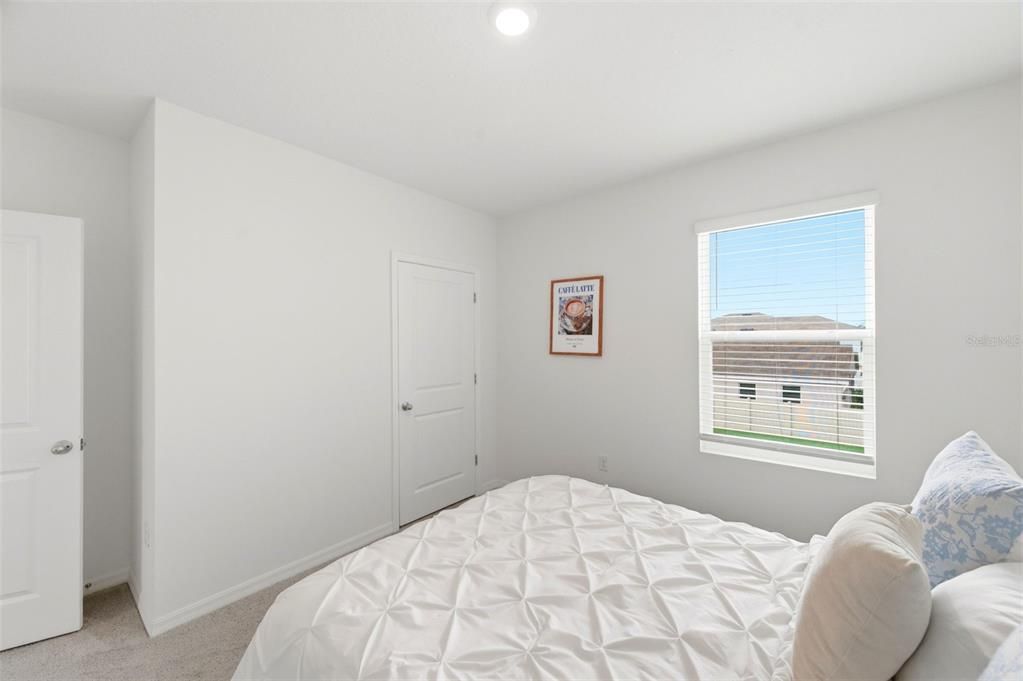 For Sale: $485,000 (5 beds, 3 baths, 2605 Square Feet)