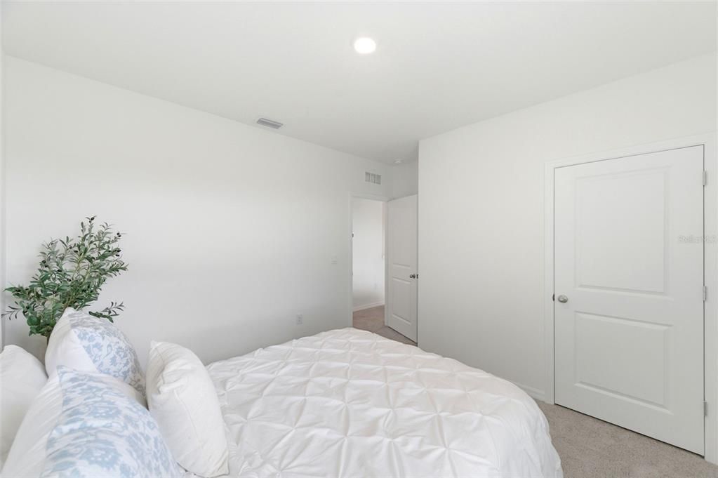 For Sale: $485,000 (5 beds, 3 baths, 2605 Square Feet)