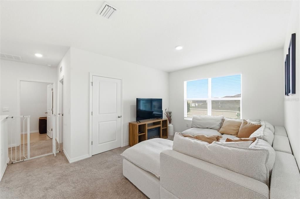 For Sale: $485,000 (5 beds, 3 baths, 2605 Square Feet)