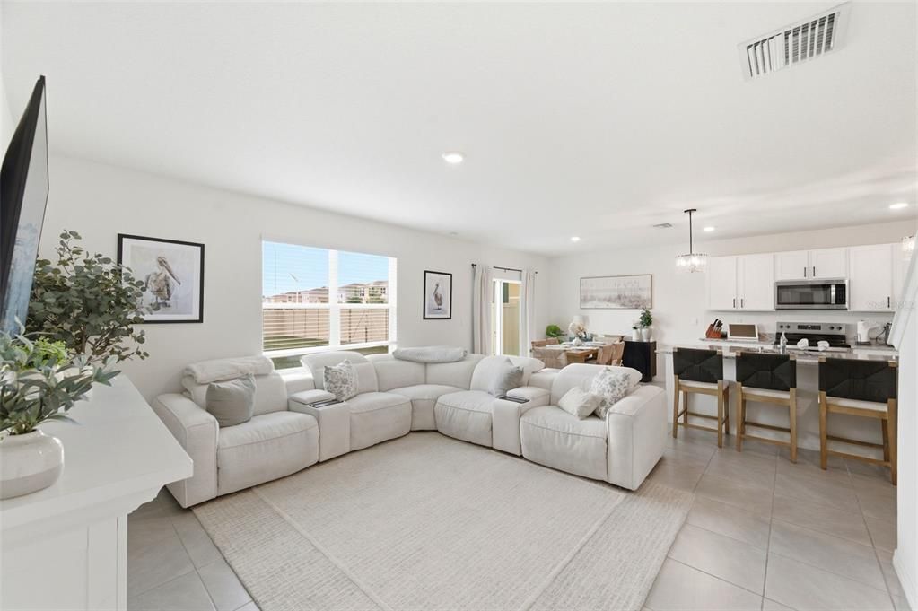 For Sale: $485,000 (5 beds, 3 baths, 2605 Square Feet)