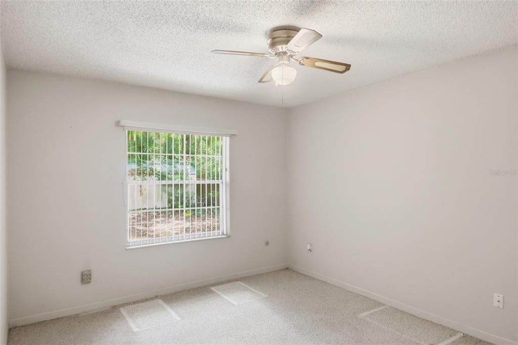 For Sale: $310,000 (4 beds, 2 baths, 1960 Square Feet)