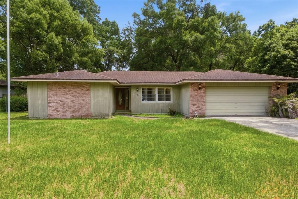 For Sale: $310,000 (4 beds, 2 baths, 1960 Square Feet)