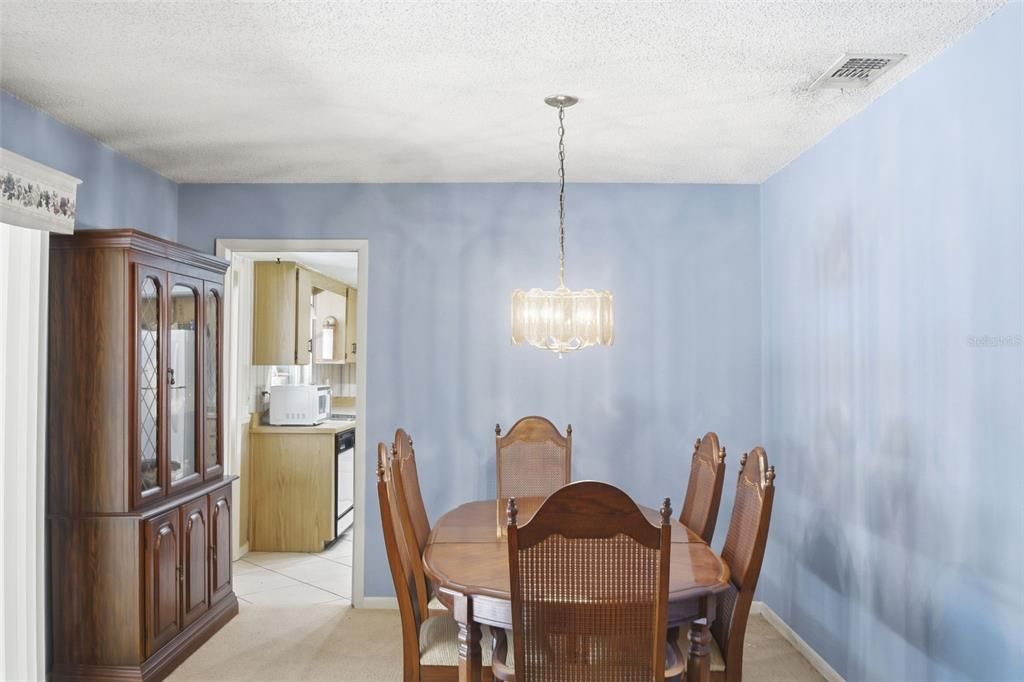 For Sale: $310,000 (4 beds, 2 baths, 1960 Square Feet)
