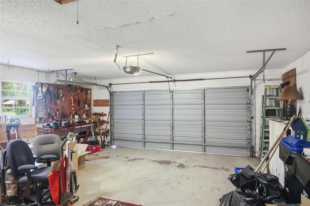 For Sale: $310,000 (4 beds, 2 baths, 1960 Square Feet)