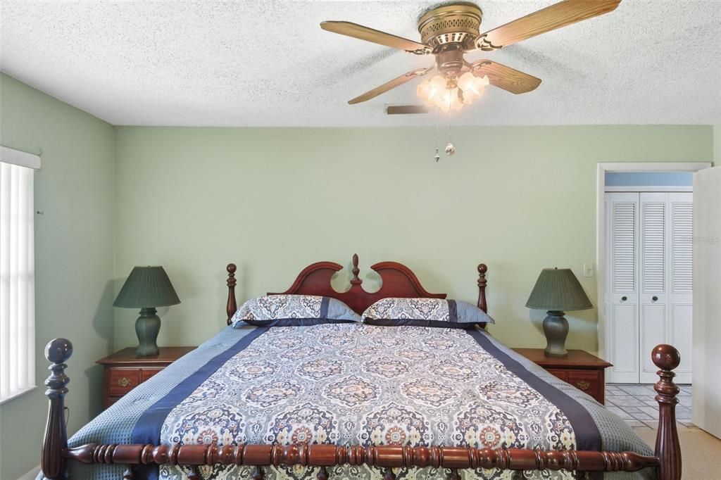For Sale: $310,000 (4 beds, 2 baths, 1960 Square Feet)