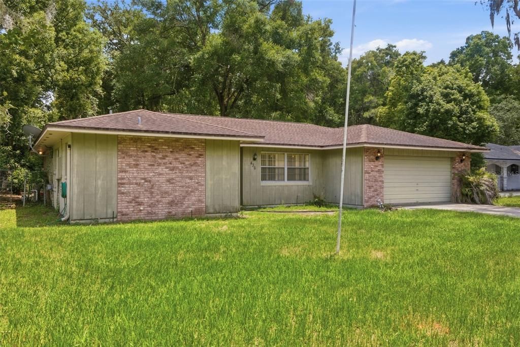 For Sale: $310,000 (4 beds, 2 baths, 1960 Square Feet)