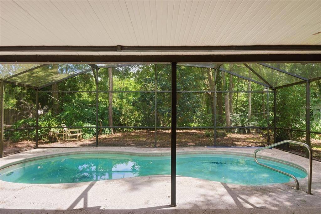 For Sale: $310,000 (4 beds, 2 baths, 1960 Square Feet)