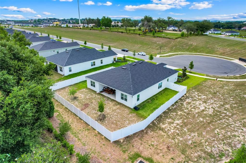 En Venta: $675,000 (4 camas, 3 baños, 2550 Pies cuadrados)